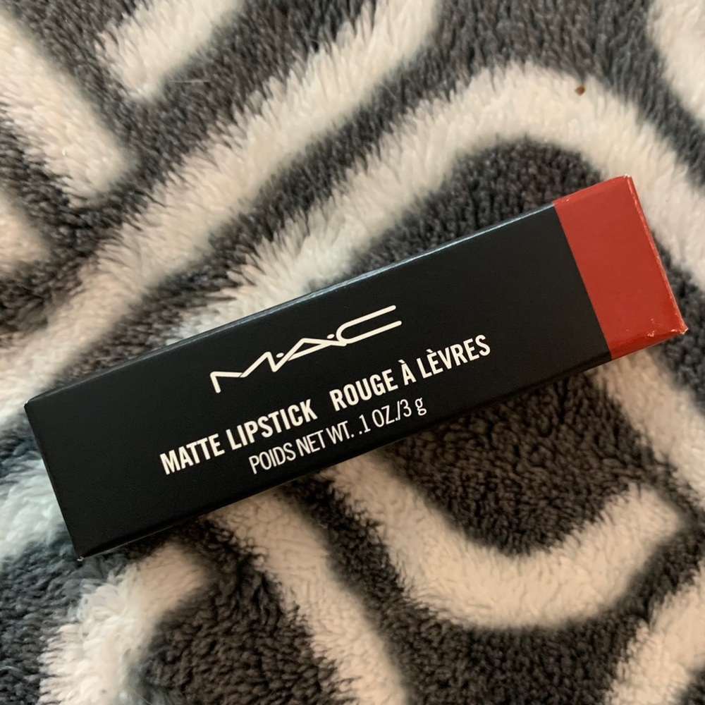 NWT MAC LIPSTICK